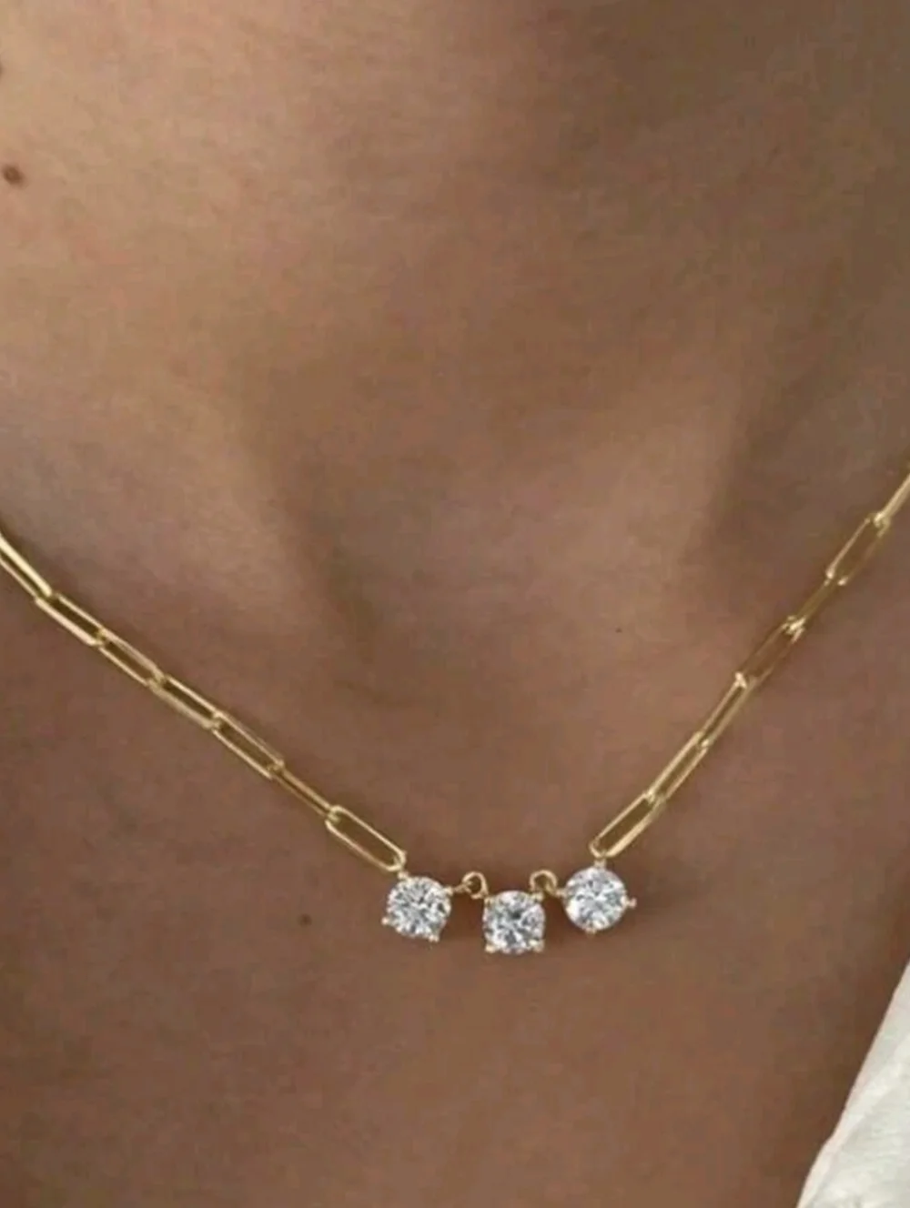 💛💛NEW💛💛 BEAUTIFUL!! Three CZ Minimalist PaperClip Necklace In GOLD Plating